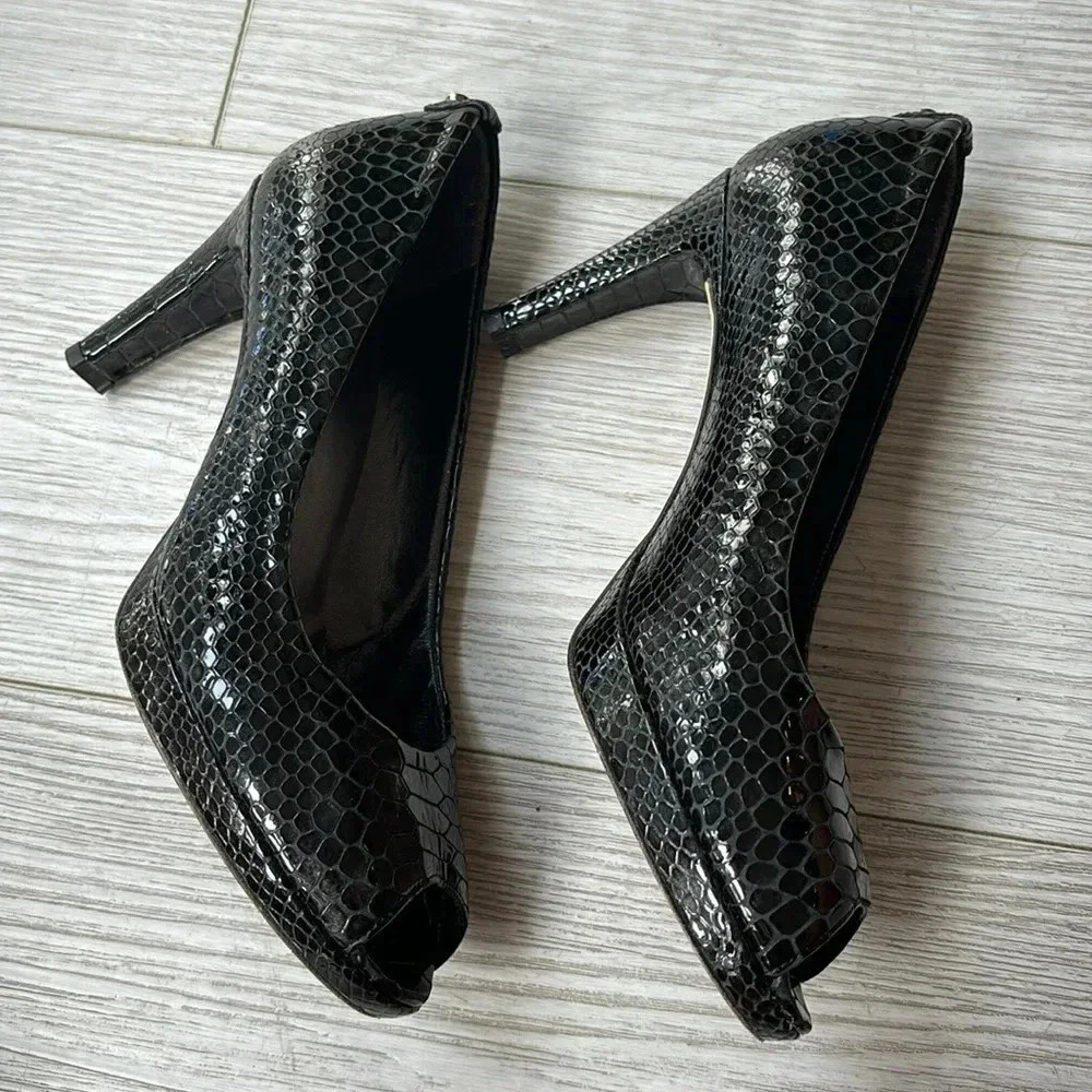 Stuart Weitzman Black Python Embossed Leather Pee… - image 11
